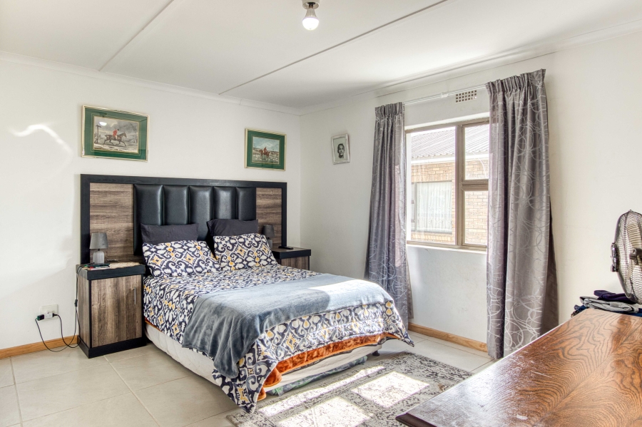 10 Bedroom Property for Sale in Croydon Western Cape